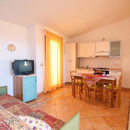 Aparthotel Li Troni à Budoni Extérieur photo