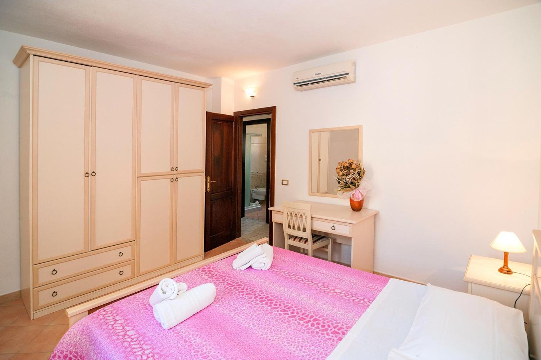 Aparthotel Li Troni à Budoni Extérieur photo