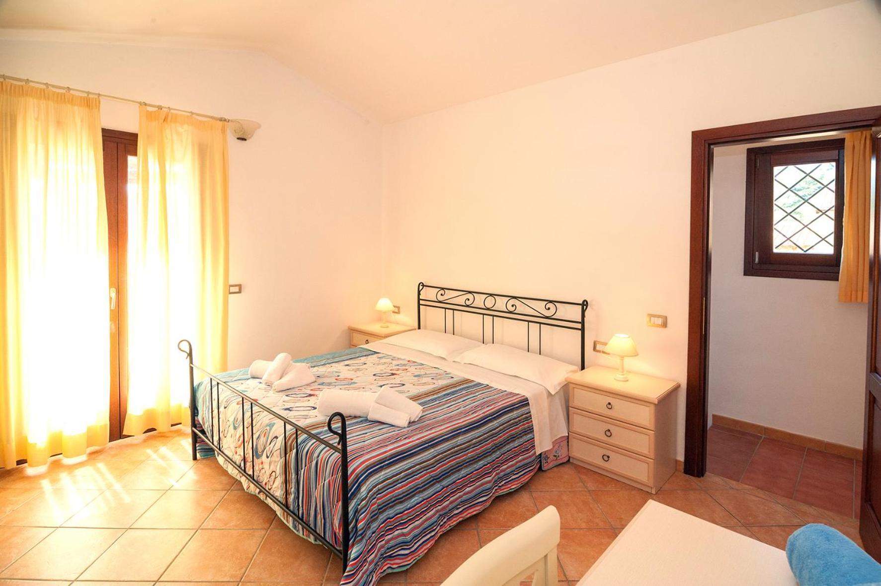 Aparthotel Li Troni à Budoni Extérieur photo
