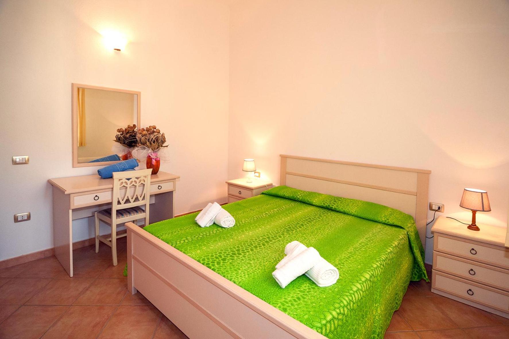 Aparthotel Li Troni à Budoni Extérieur photo