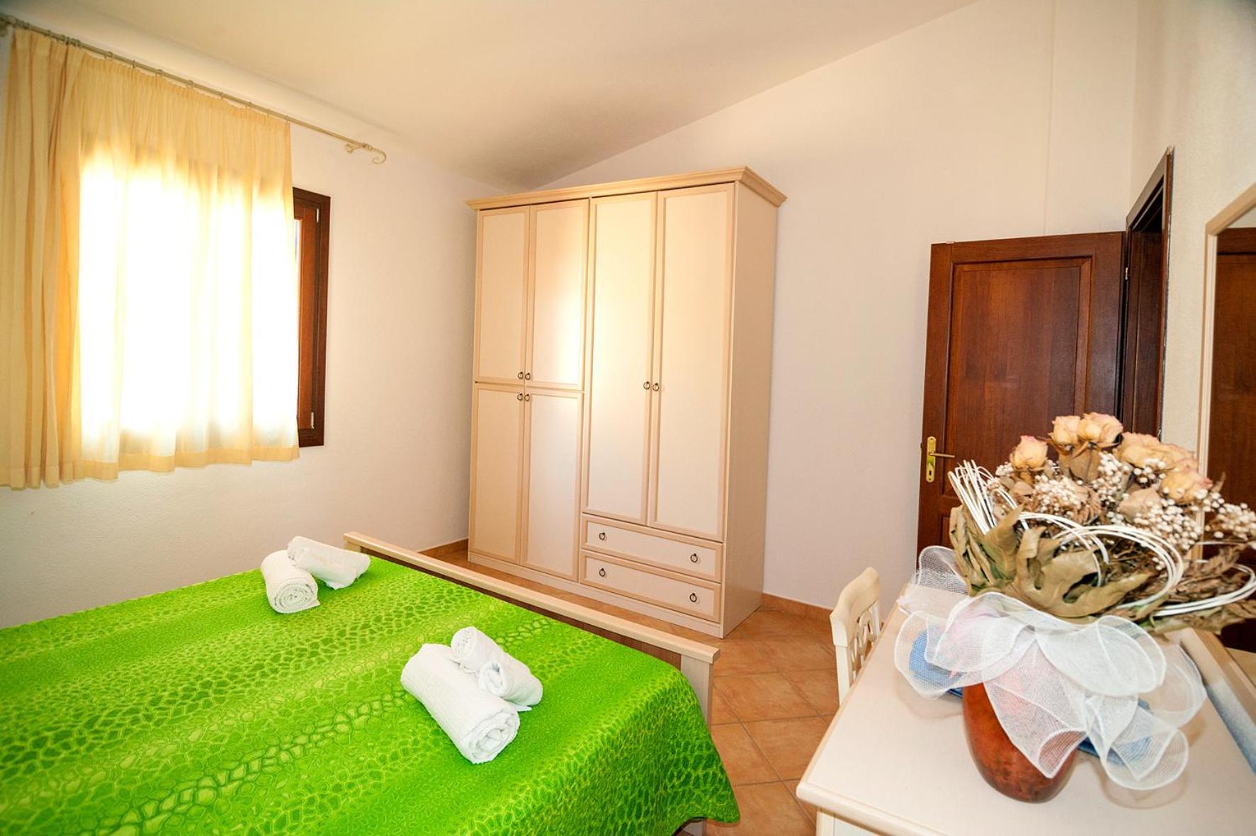 Aparthotel Li Troni à Budoni Extérieur photo