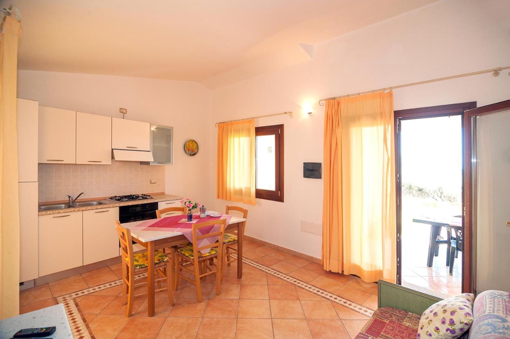 Aparthotel Li Troni à Budoni Extérieur photo