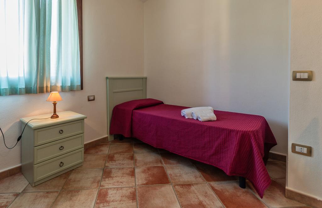 Aparthotel Li Troni à Budoni Extérieur photo